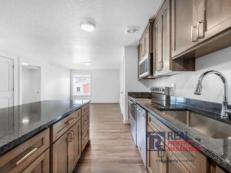 110 W Siphon Rd #10-BLD — Photo 4