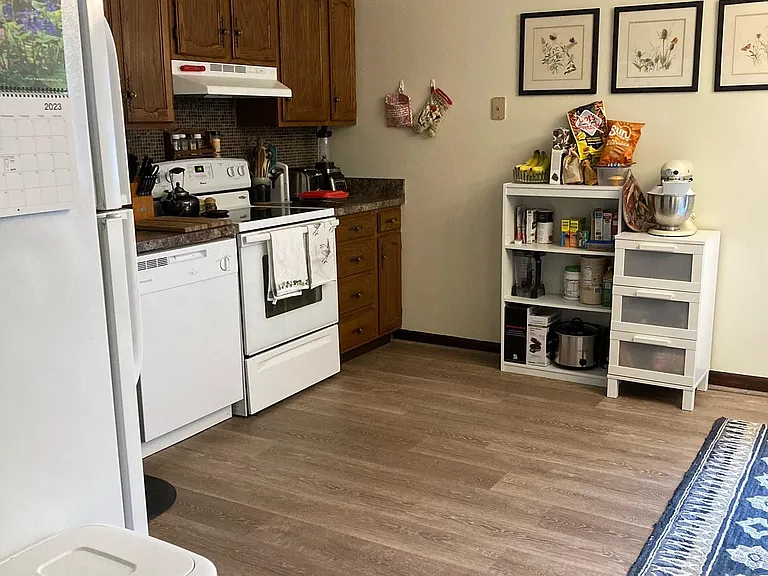 916-2 Southgate Dr #2 — Photo 6
