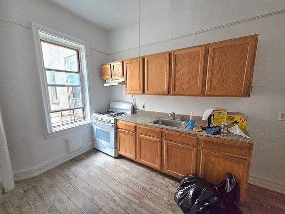 4th image of 11525 84th Ave APT 1A