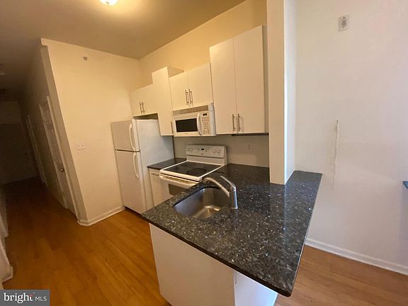 2nd image of 2335 N Park Ave APT 3