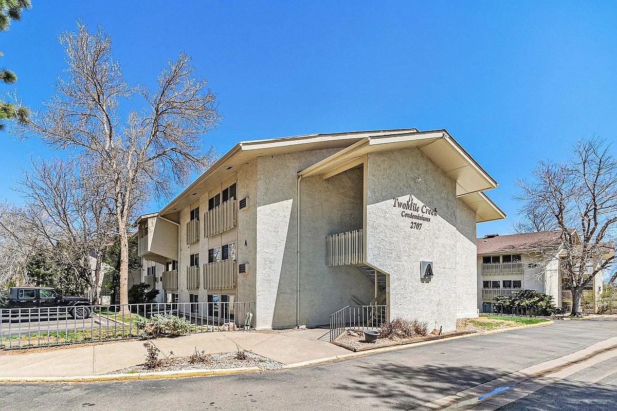 Building Photo - 2707 Valmont Rd #105A
