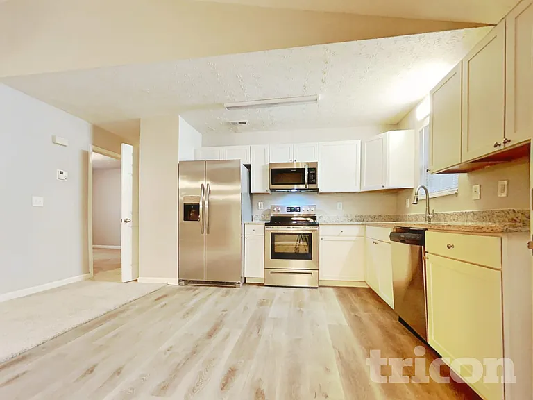 4702 Bullock Ln — Photo 7
