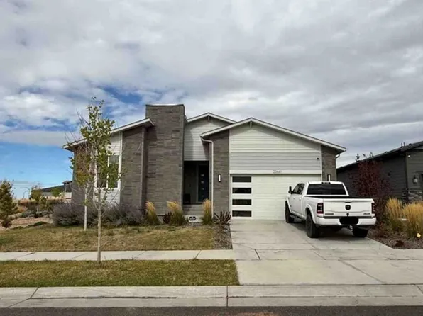 23661 E 39th Pl, Aurora, CO 80019