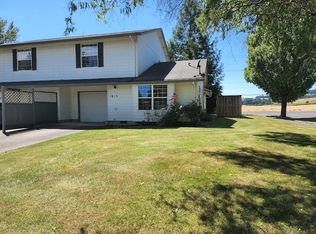 1015 SW Myrtle Ct, McMinnville, OR 97128