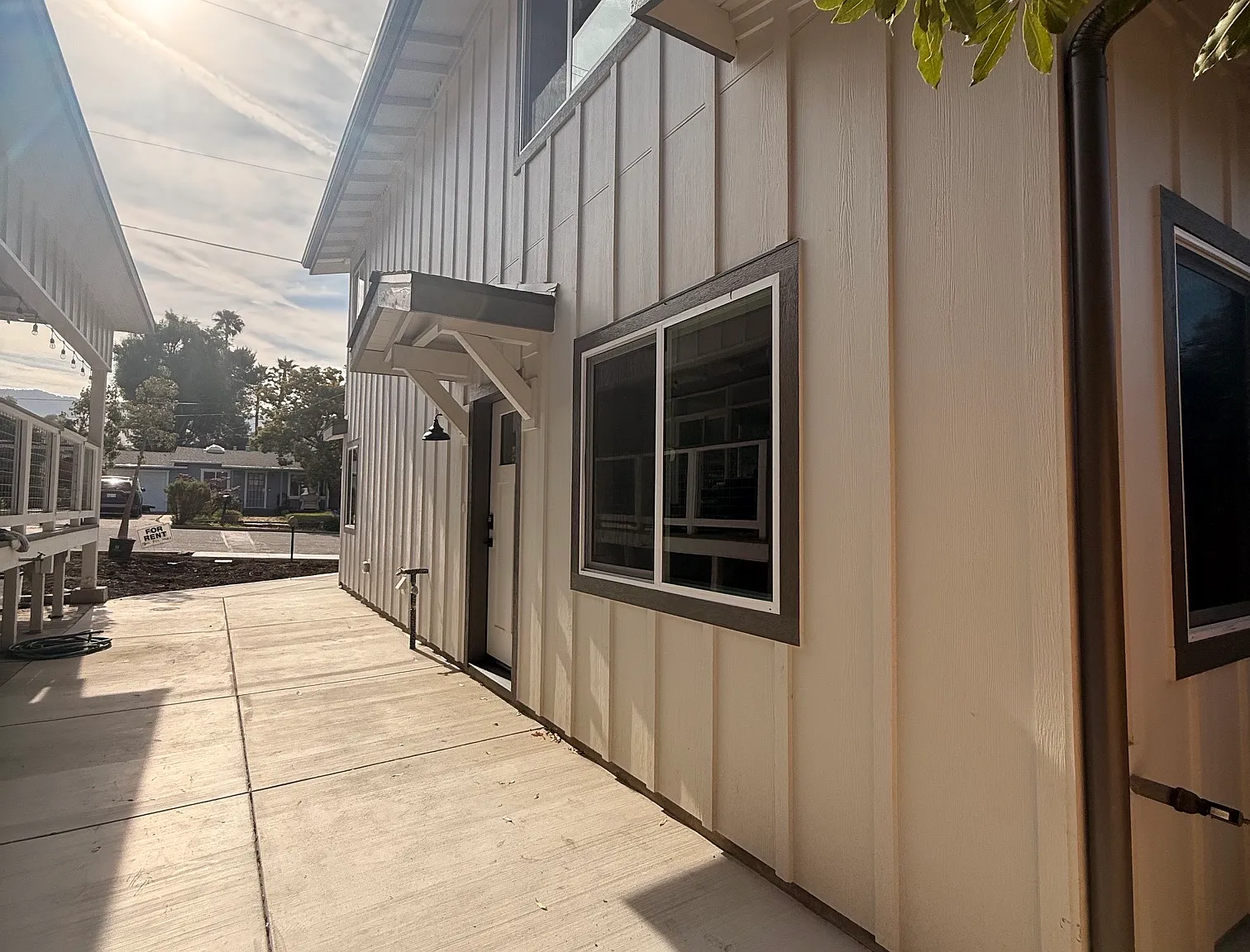 4 bed, 1200 sqft, $8,000 — Photo 1