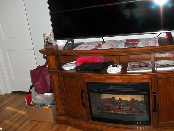 5th image of 510 N 1st Ave