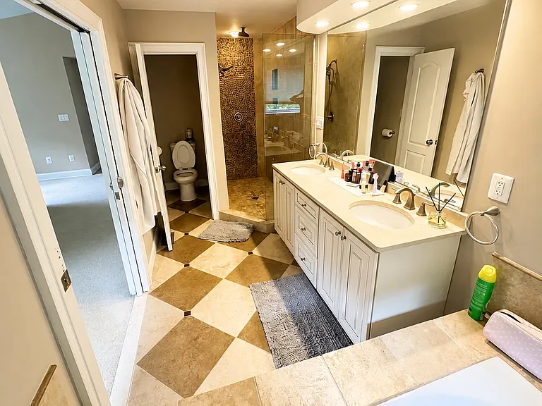 1711 Strine Dr — Photo 5