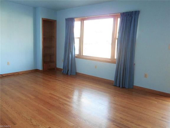 5th image of 1443 Boulevard Dr