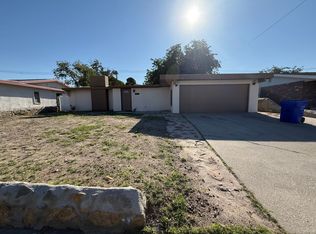 1935 Thomas Dr, Las Cruces, NM 88001