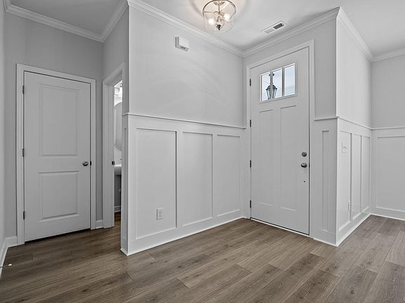 4th image of 153 Etteinne Garden Ln