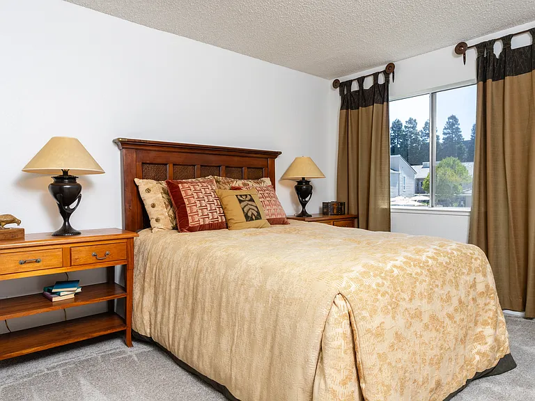 The Seasons Apartments — Photo 10