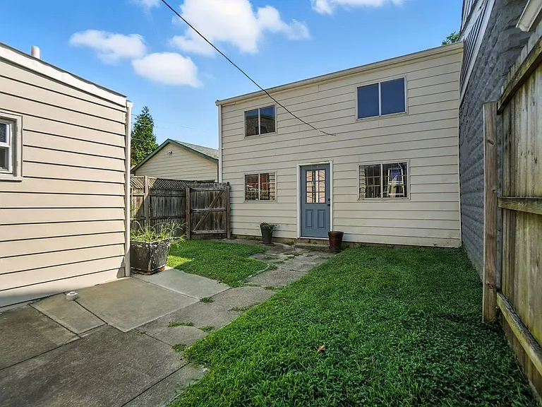 843 Overton St — Photo 33