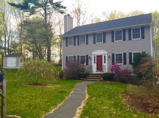 39 Ledge Rd, Lynnfield, MA 01940