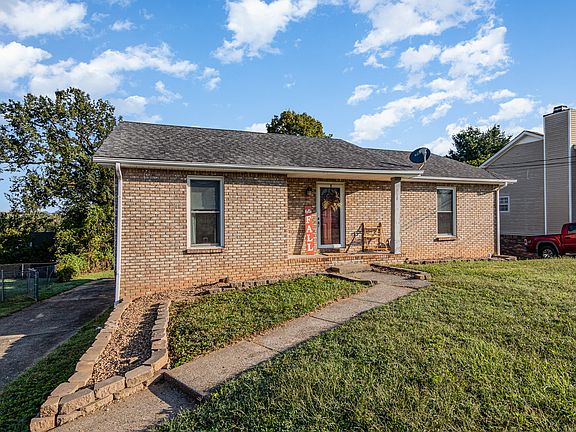 2nd image of 210 Windmeade Cir