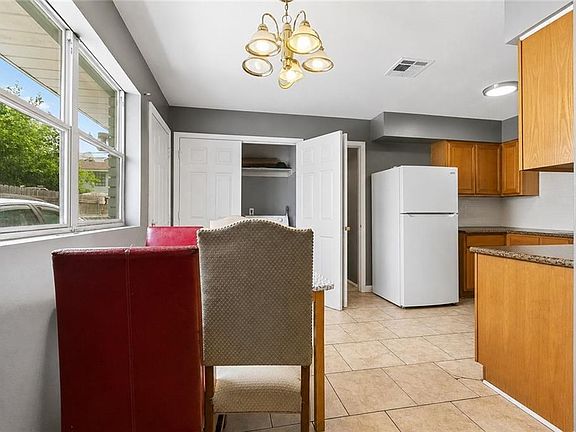 4th image of 3625-27 Shangri La Dr