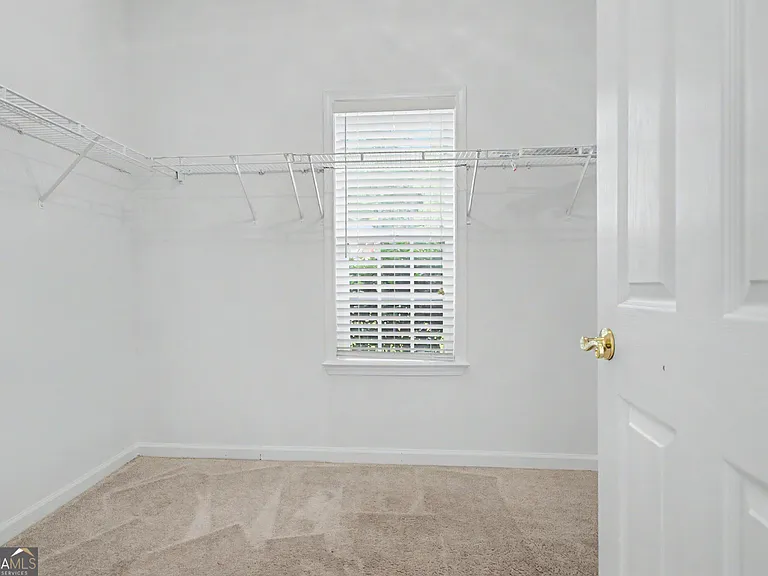 255 Squire Ln — Photo 35