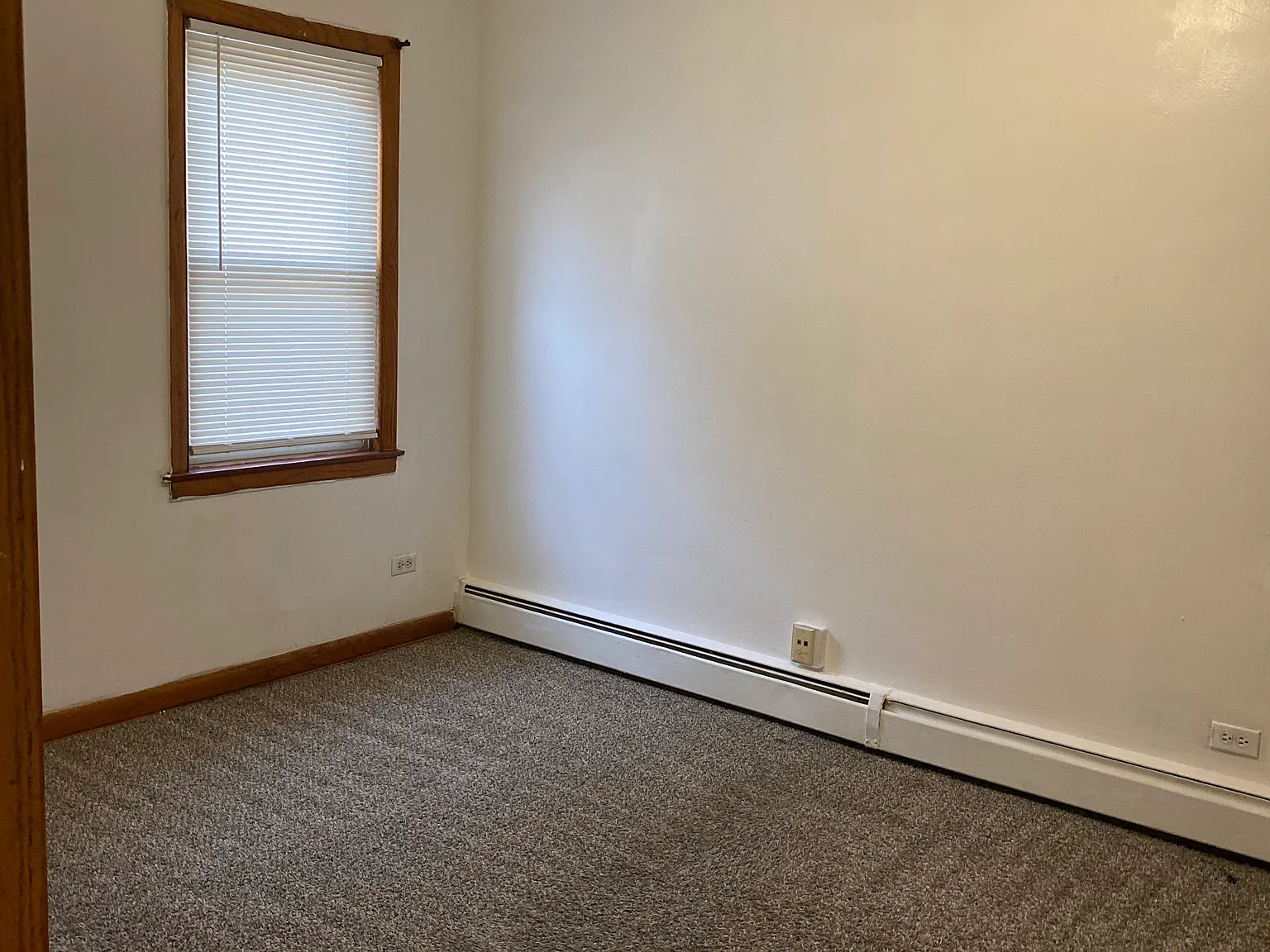 3 bed, 1100 sqft, $1,500 — Photo 2