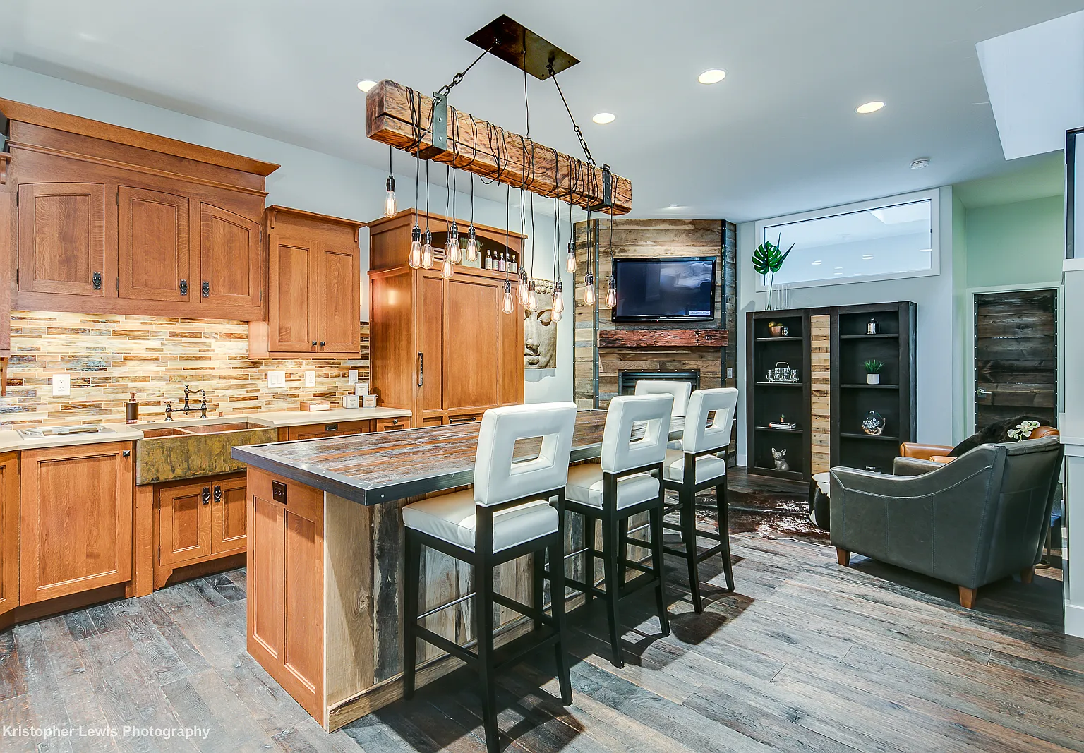 3 bed, 3.5 bath, 3229 sqft, $8,250 — Photo 1