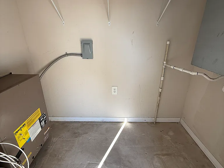 1640 Villa Capri Cir #308 — Photo 24