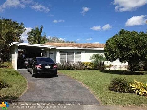 1st image of 821 SE 16th Pl