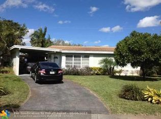 821 SE 16th Pl, Deerfield Beach, FL 33441