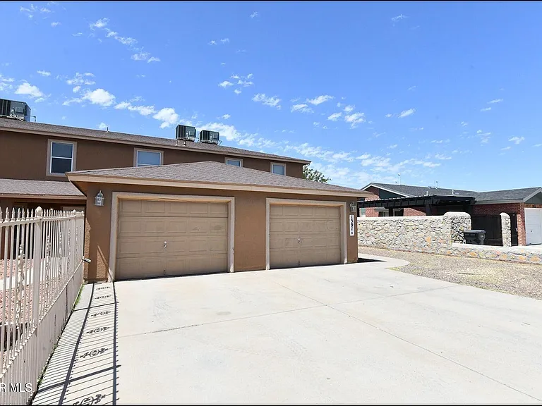 1591 Hartsdale Dr #B — Photo 3