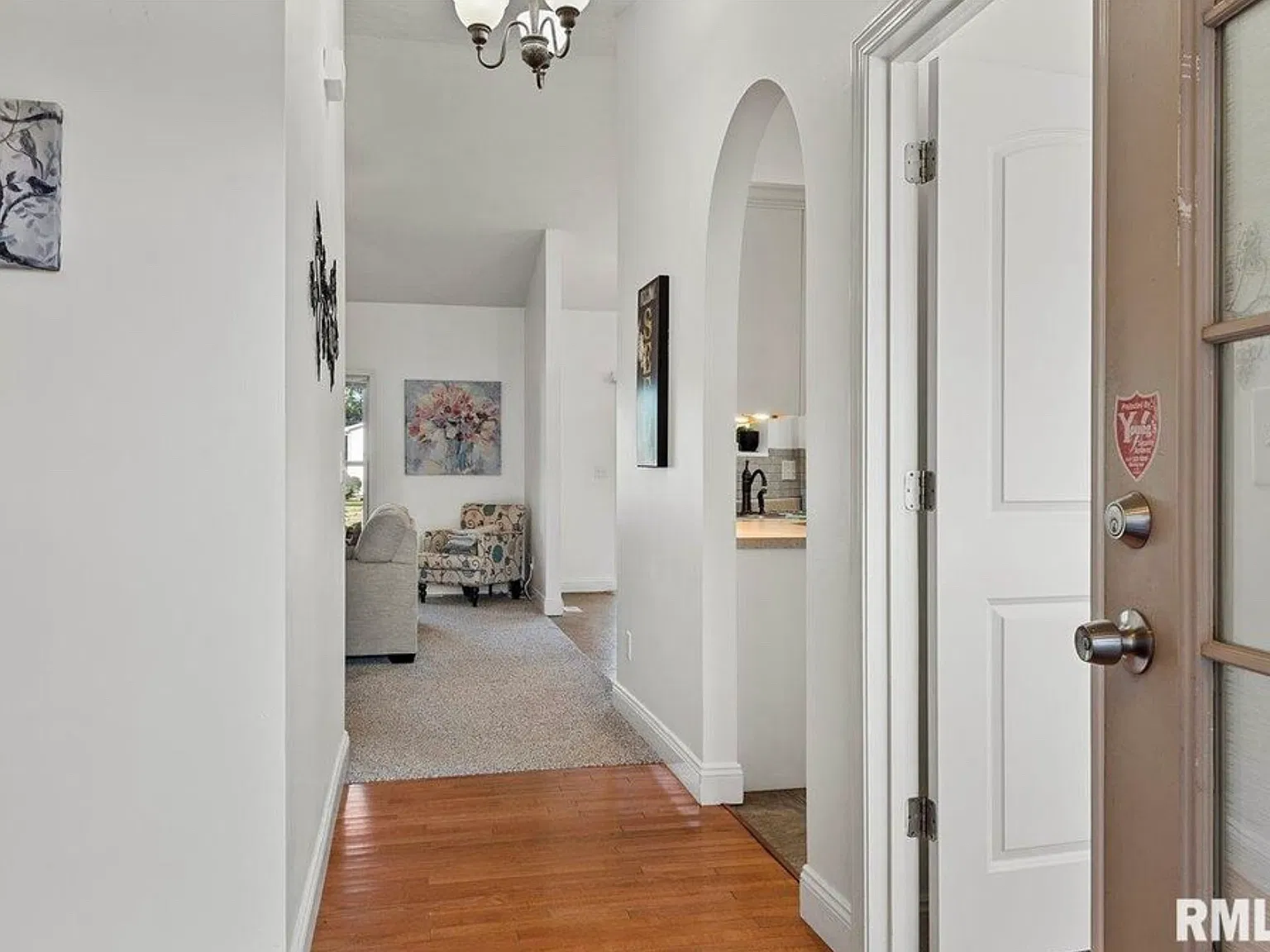 3 bed, 1579 sqft, $2,350 — Photo 2