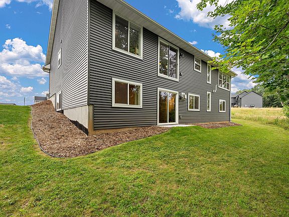 5th image of 271 Eagle Ridge Dr