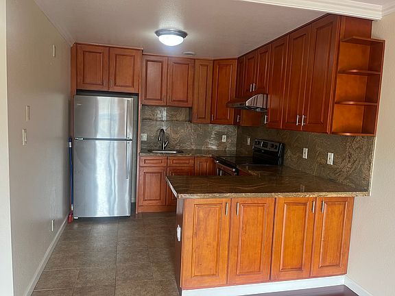 3rd image of 478 23rd Ave APT 2