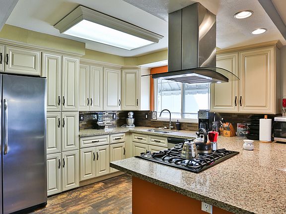 Upgraded Kitchen Cabinets