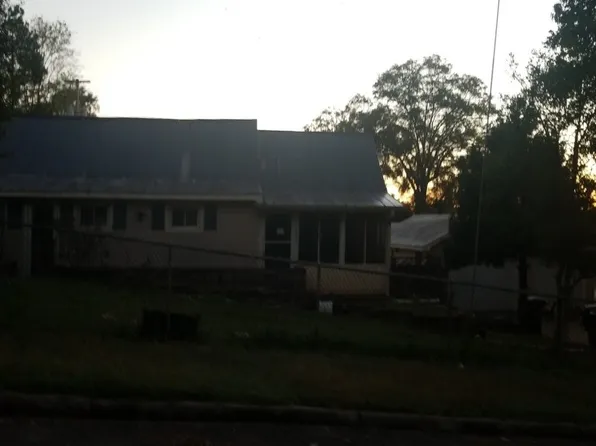 701 Terrace St, Florence, AL 35630