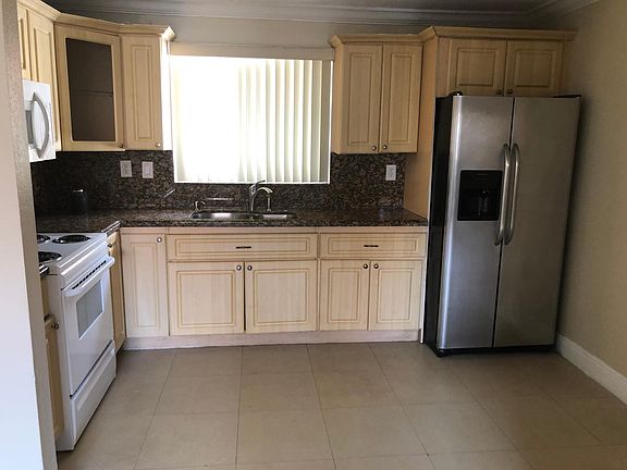 4th image of 2735 W 62nd Pl APT 203