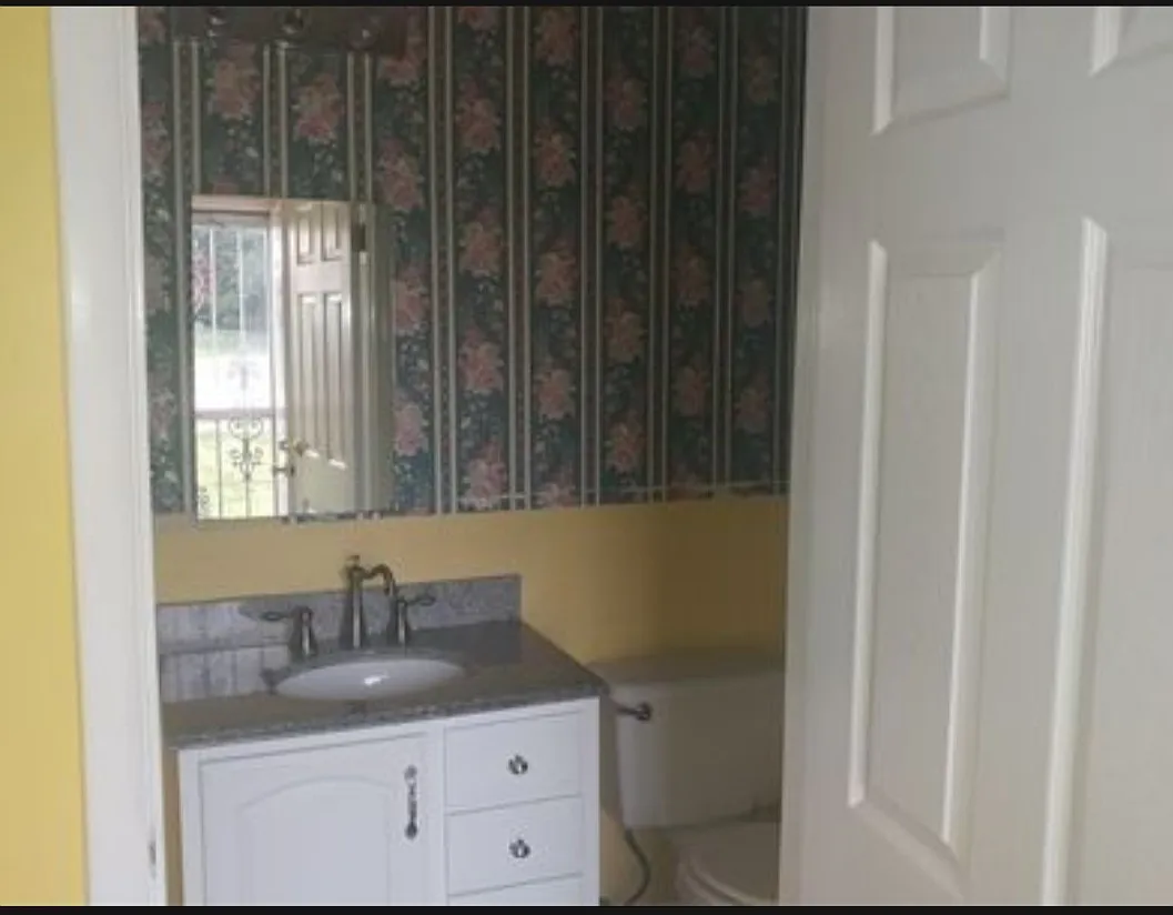 3 bed, 1300 sqft, $1,925 — Photo 4