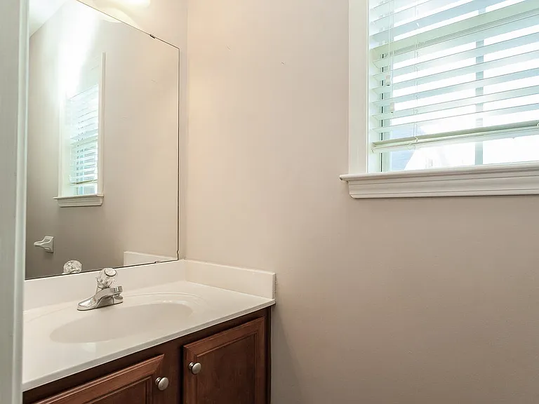 1625 Blackalder Cv — Photo 14