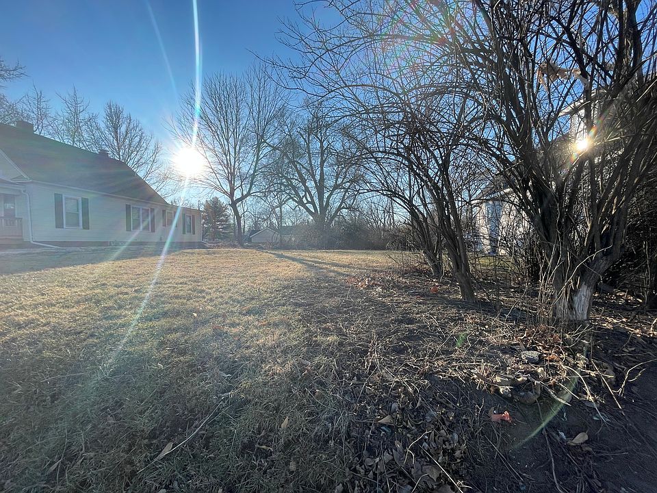2nd image of 1003 N Prospect Ave