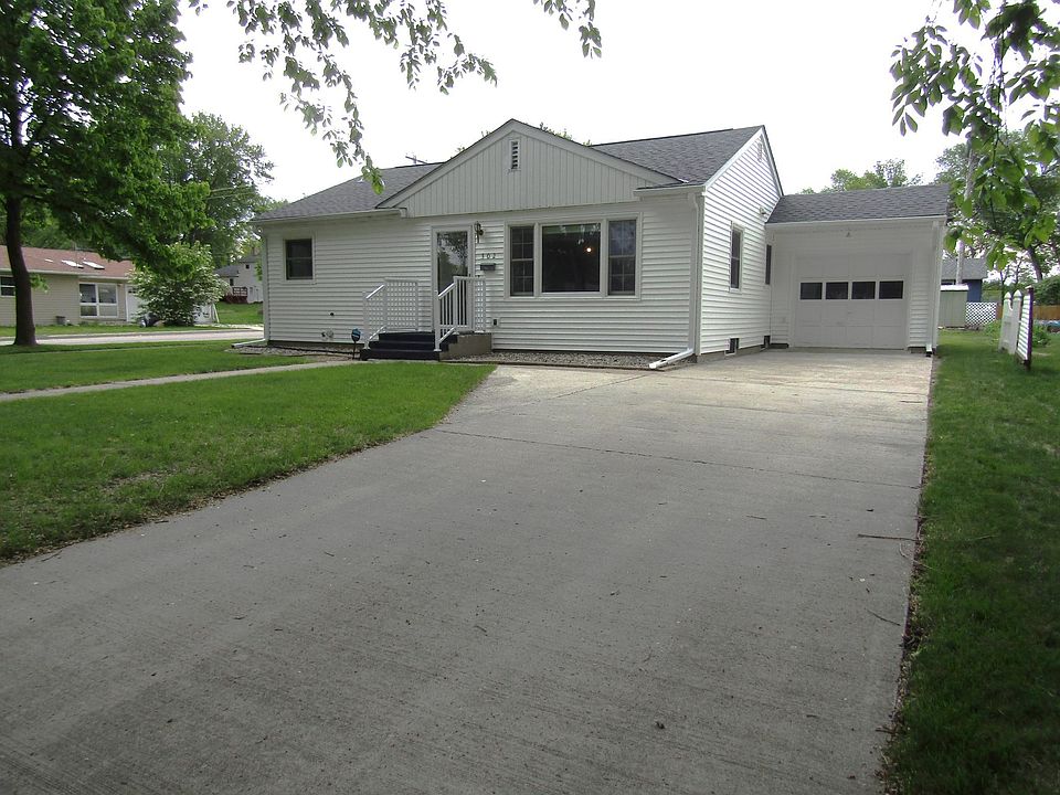1st image of 302 S 12th St