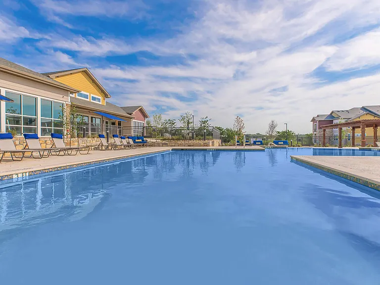 McKinney Falls Apartments — Photo 3
