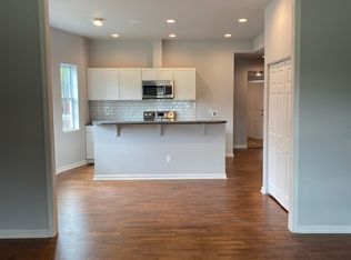 117 1st Ave NE #A, Hickory, NC 28601