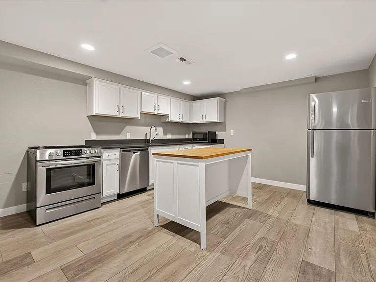 1734 N King St #B — Photo 3