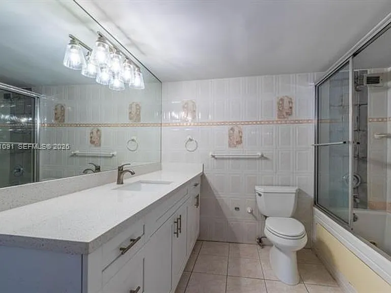 5401 Collins Avenue Cu #919 — Photo 19