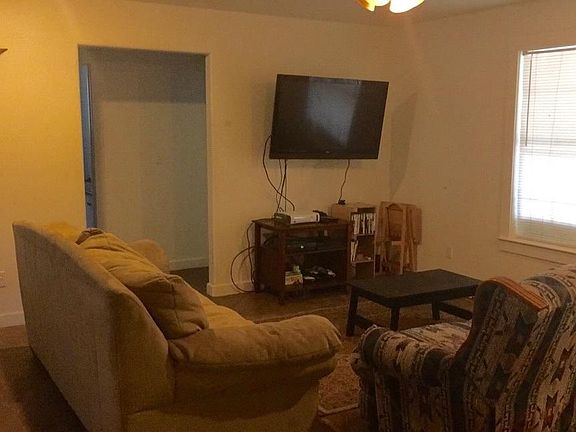4th image of 1510 Owens St