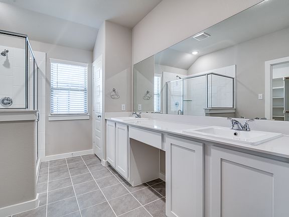 3rd image of 2805 Robertson Way