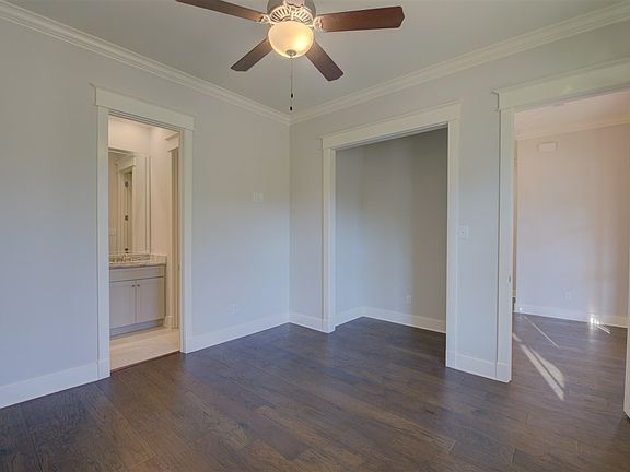 3rd image of 421 Catawba Dr