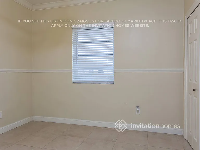 10900 SW 42nd St — Photo 14