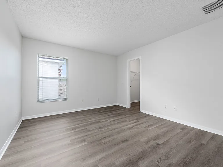 746 Lockbreeze Dr — Photo 17