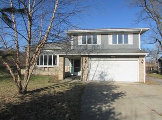 17W704 Hawthorne Ave, Wood Dale, IL 60191