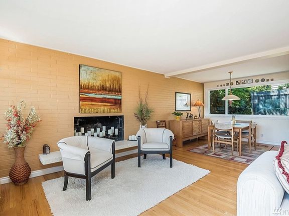 5th image of 20918 9th Ave S