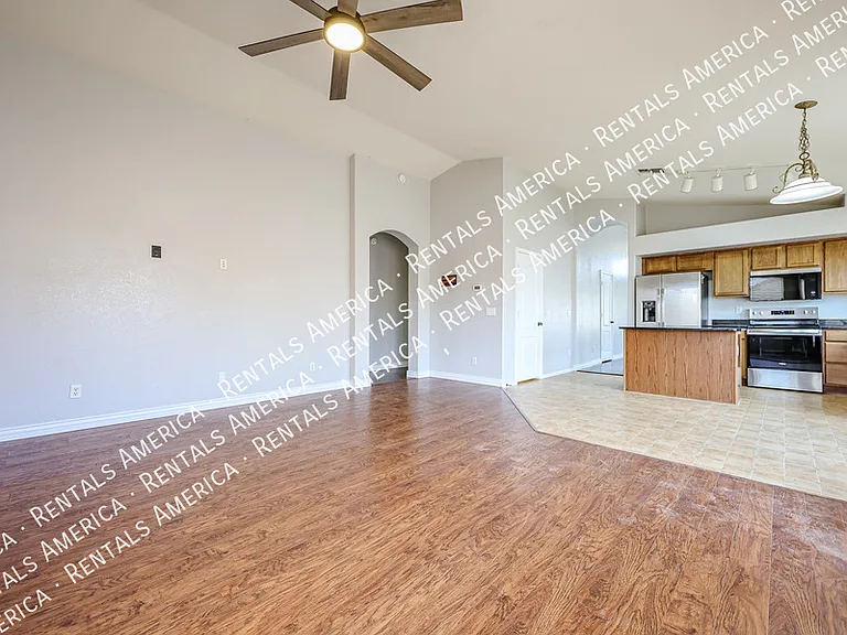 51 W Hereford Dr — Photo 18