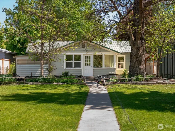 521 Ash Street S, Omak, WA 98841