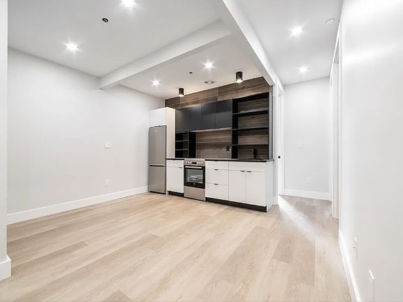 3rd image of 730 Dekalb Ave #5A